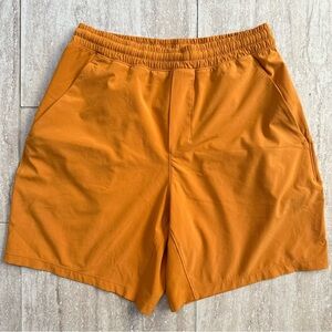 Lululemon Men’s License to Train Short 7” Inseam Sz S Orange athletic wear gym